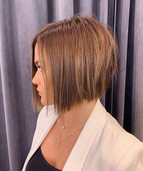 Vue de côté de coupe de cheveux Bob