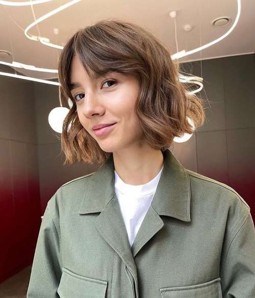 Coupes de cheveux super à la mode pour les filles 2021: actualités, tendances, photos