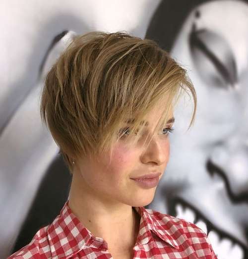 Coupes de cheveux super à la mode pour les filles 2021: actualités, tendances, photos