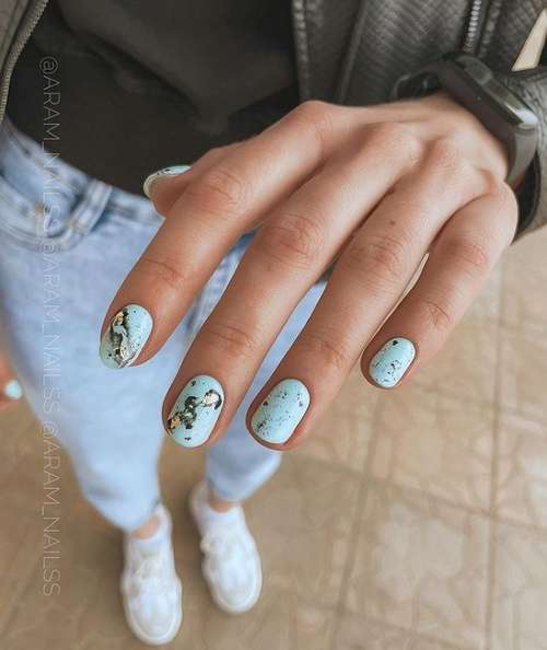 Manucure avec un motif pour ongles courts: tendances 2021, photos
