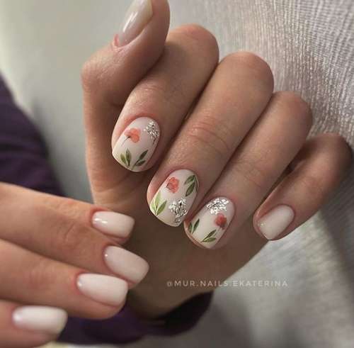 Manucure avec un motif pour ongles courts: tendances 2021, photos