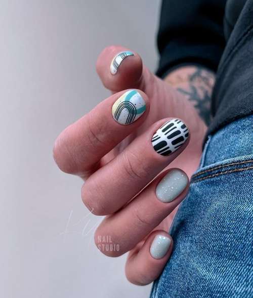 Manucure avec un motif pour ongles courts: tendances 2021, photos