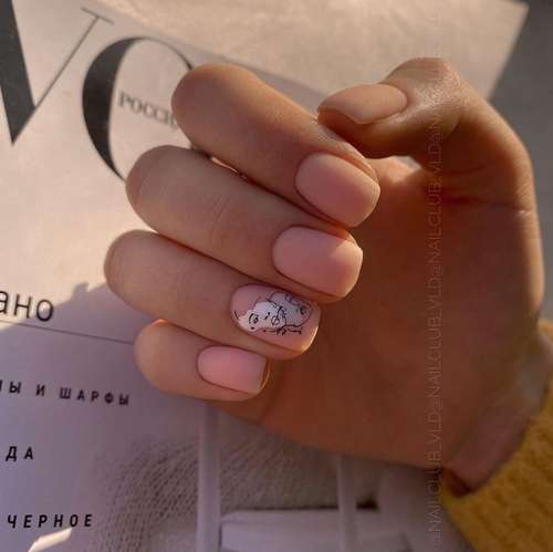 Manucure avec un motif pour ongles courts: tendances 2021, photos