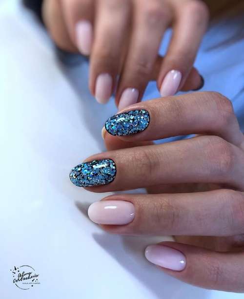 Manucure translucide avec design 2021-2022: nouveautés photo