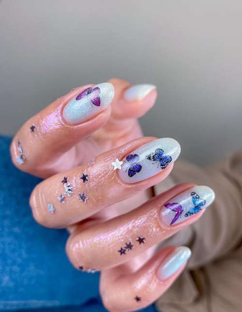 Manucure translucide avec design 2021-2022: nouveautés photo