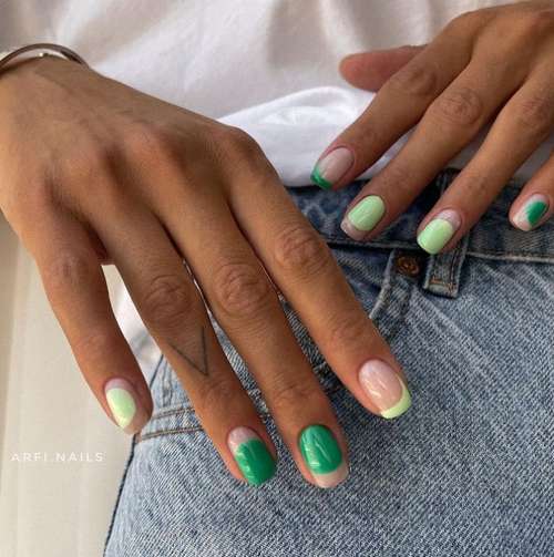 Manucure translucide avec design 2021-2022: nouveautés photo