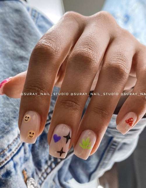 Manucure translucide avec design 2021-2022: nouveautés photo