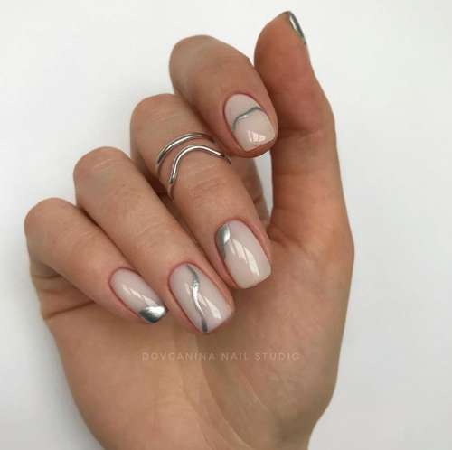Manucure translucide avec design 2021-2022: nouveautés photo