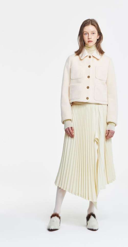 Aspect plissé avec une fente