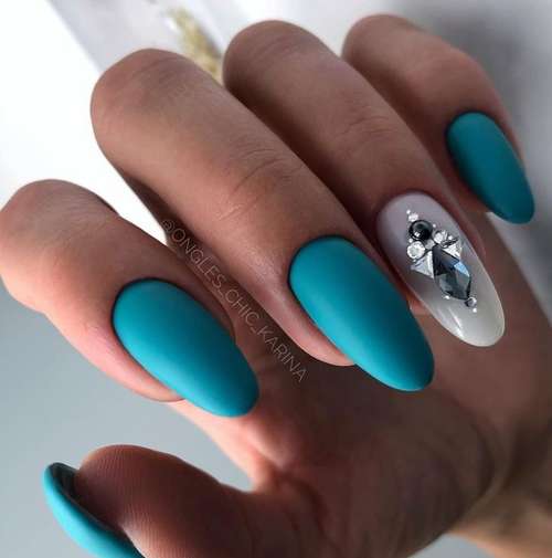 Manucure strass turquoise mat