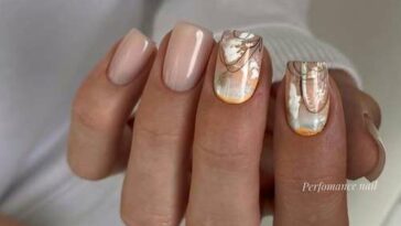 Photo de manucure beige