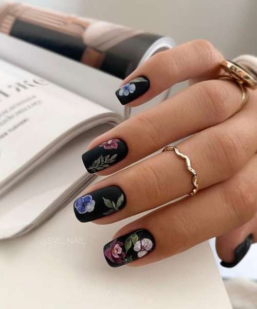 Manucure avec feuilles: design 2021-2022, nouveautés sur la photo