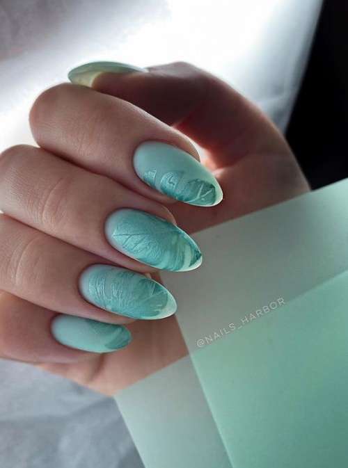 Manucure ongles feuille scintillante