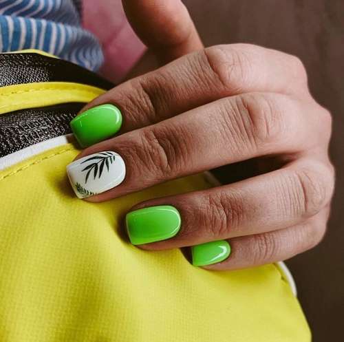 Manucure avec feuilles: design 2021-2022, nouveautés sur la photo