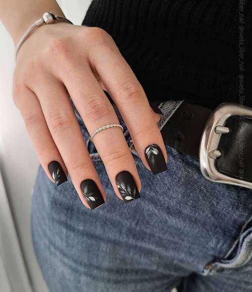 Manucure avec feuilles: design 2021-2022, nouveautés sur la photo