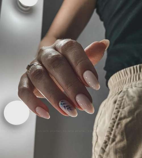 Manucure avec feuilles: design 2021-2022, nouveautés sur la photo