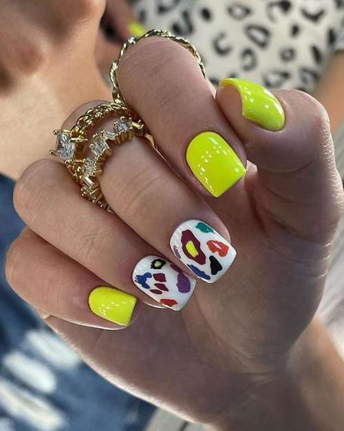 Manucure pour ongles carrés courts : l'actualité mode 2021-2022