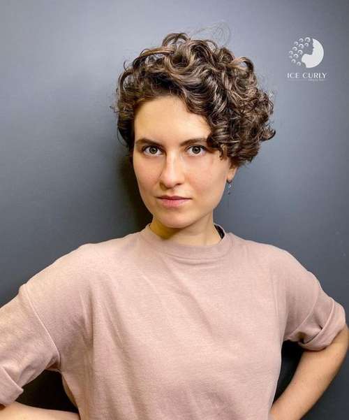 Pixie pour cheveux bouclés