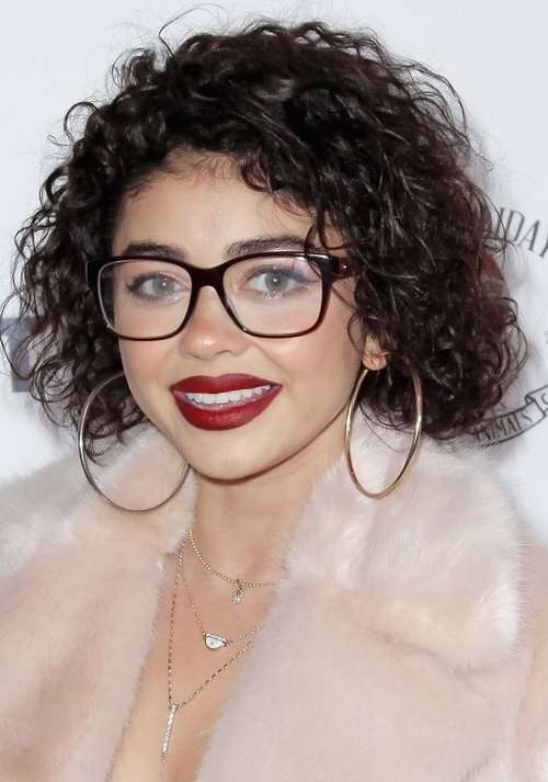 Photo de coupes de cheveux à la mode bouclés