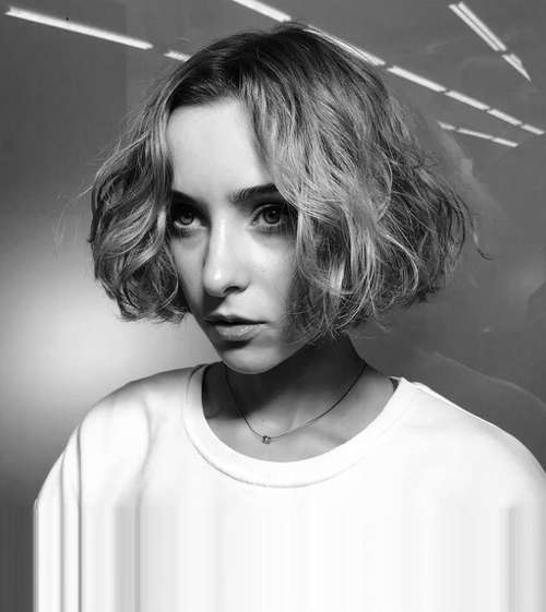 Coupes de cheveux à la mode 2021 pour cheveux bouclés: actualités, tendances, photos