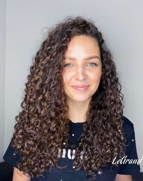 Coupes de cheveux à la mode 2021 pour cheveux bouclés: actualités, tendances, photos