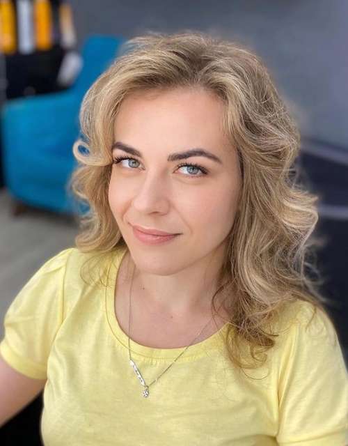 Coupes de cheveux à la mode 2021 pour cheveux bouclés: actualités, tendances, photos