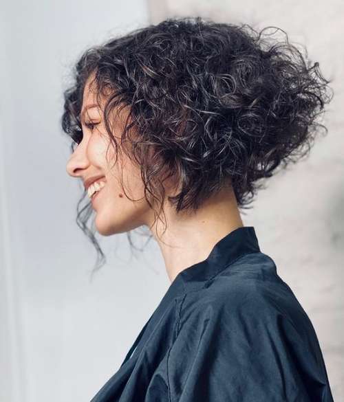 Coupes de cheveux tendance pour cheveux bouclés