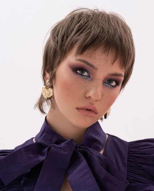 Cheveux fins en cascade courts