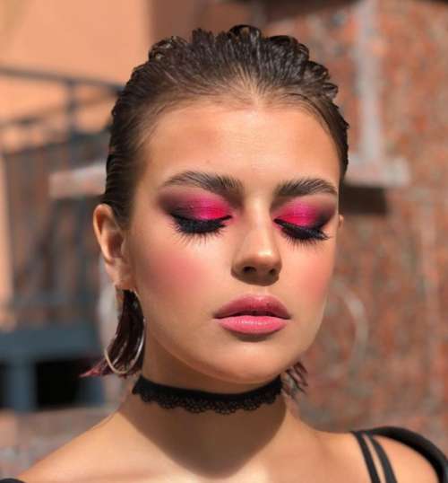 Coiffage festif des cheveux fins