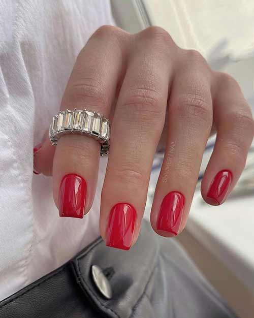 Ongles carrés rouges