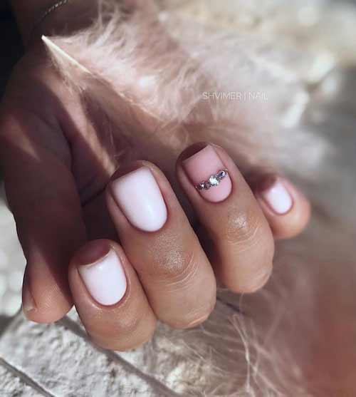 Manucure mate avec strass