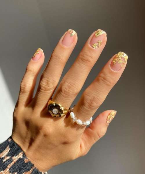 Exquise courte manucure nue