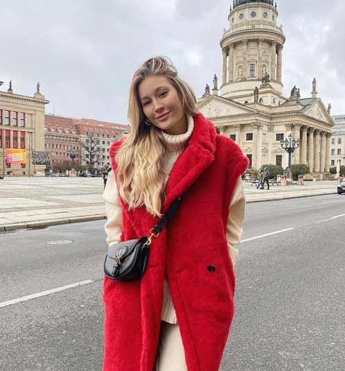 Gilet en fourrure rouge