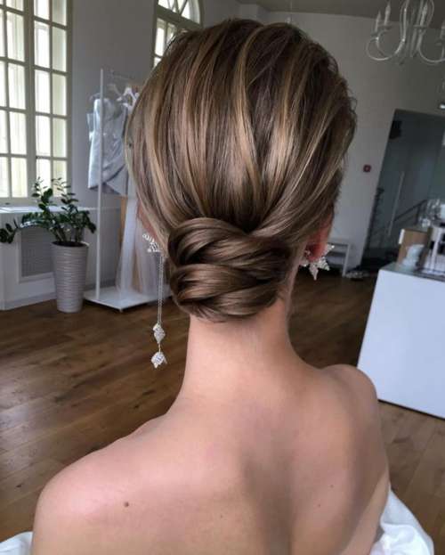 Coiffures pour le Nouvel An: nouveautés 2022, idées photo, tendances mode