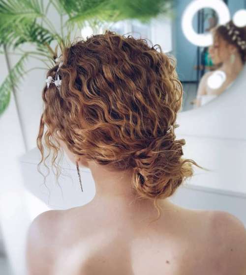 Coiffures pour le Nouvel An: nouveautés 2022, idées photo, tendances mode