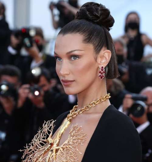 Coiffures pour le Nouvel An: nouveautés 2022, idées photo, tendances mode