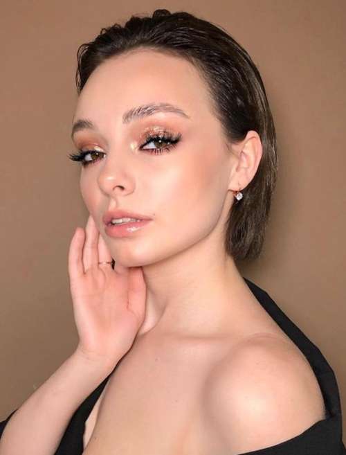 Coiffures pour le Nouvel An: nouveautés 2022, idées photo, tendances mode