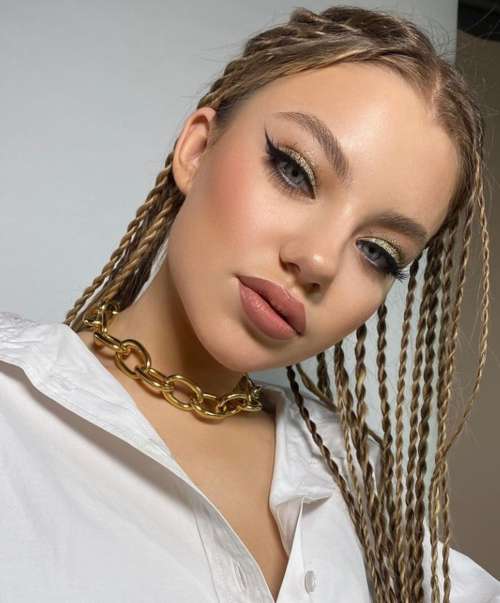 Coiffures pour le Nouvel An: nouveautés 2022, idées photo, tendances mode