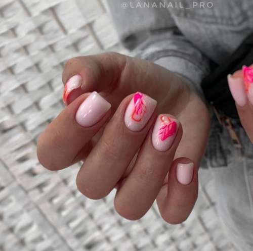 Manucure élégante au lait