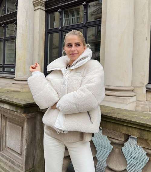Manteau court en fausse fourrure