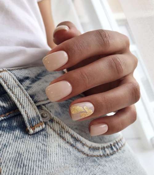 Manucure douce et brillante