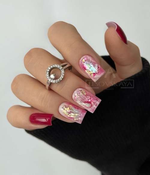 Ongles courts brillants et brillants