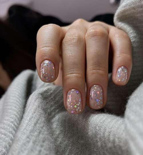 Paillettes sur les ongles