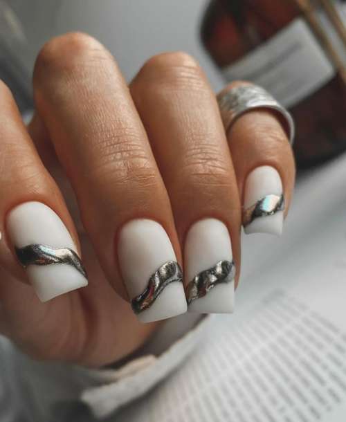 Manucure brillante pour les ongles courts: design 2022, photo