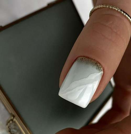 Nouveautés actuelles de manucure brillante