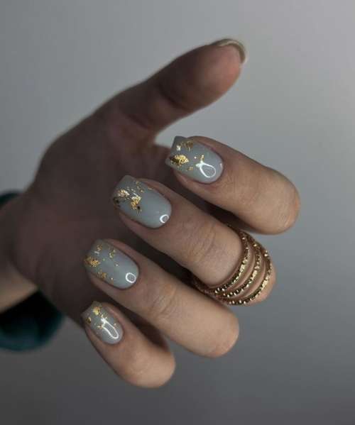 Manucure brillante pour les ongles courts: design 2022, photo