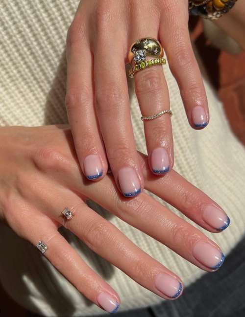 Manucure brillante pour les ongles courts: design 2022, photo