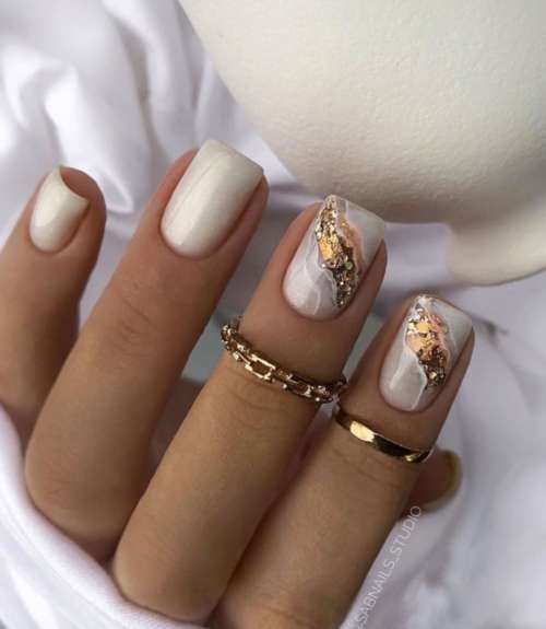 Manucure brillante pour les ongles courts: design 2022, photo