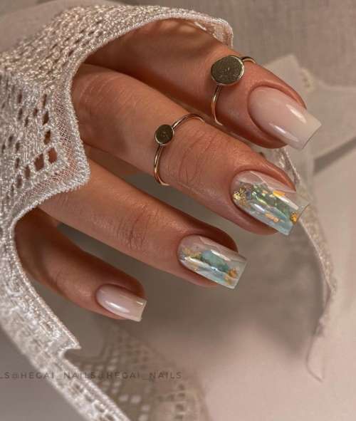 Manucure brillante pour les ongles courts: design 2022, photo