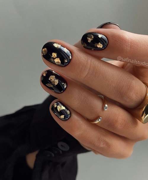 Manucure brillante pour les ongles courts: design 2022, photo